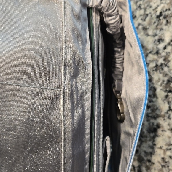 JU JU BE BETTER BEE STRIPED MESSANGER DIAPER BAG WITH CHANGING PAD. - Picture 11 of 11